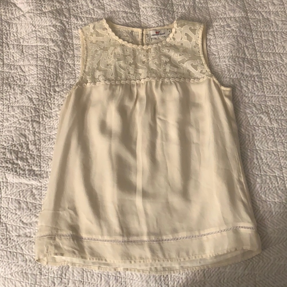 Vineyard vines top